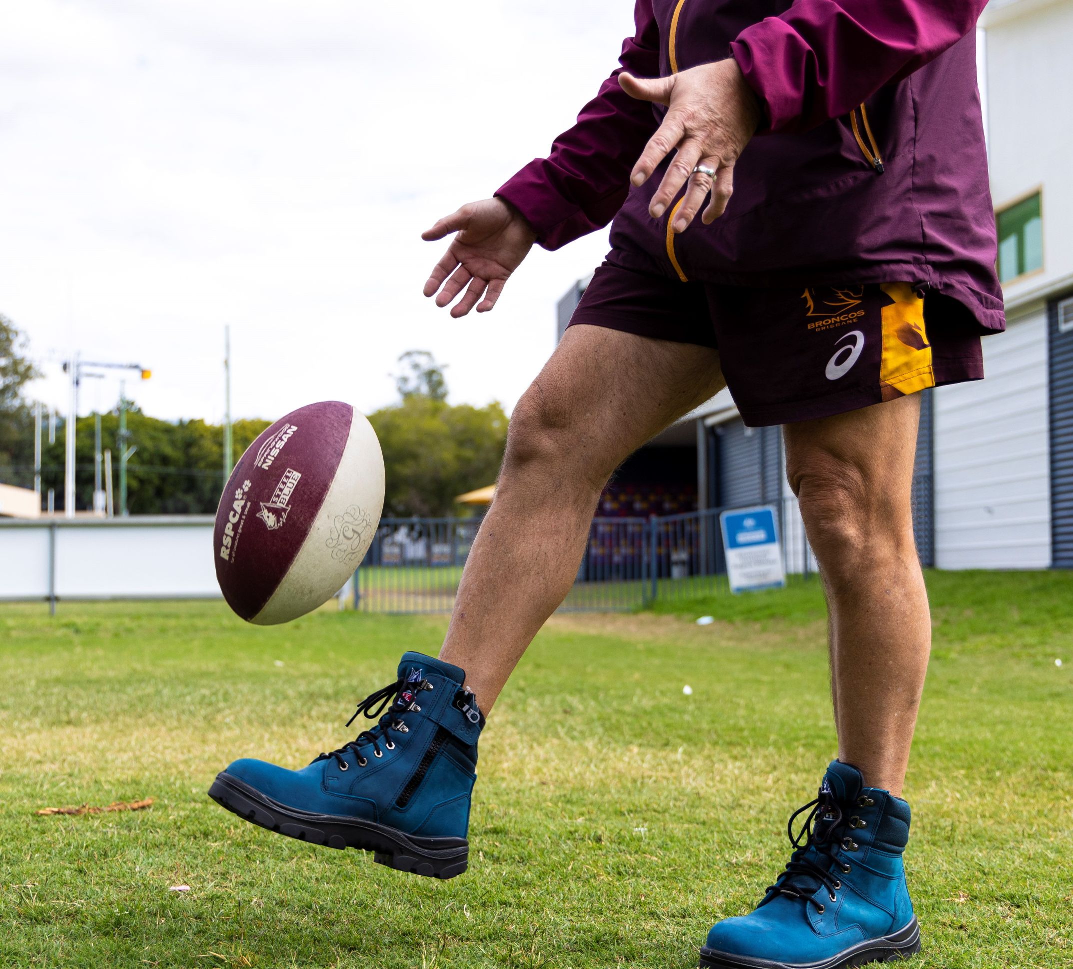 Mick H blue boot - Wellbeing tips - Steel Blue