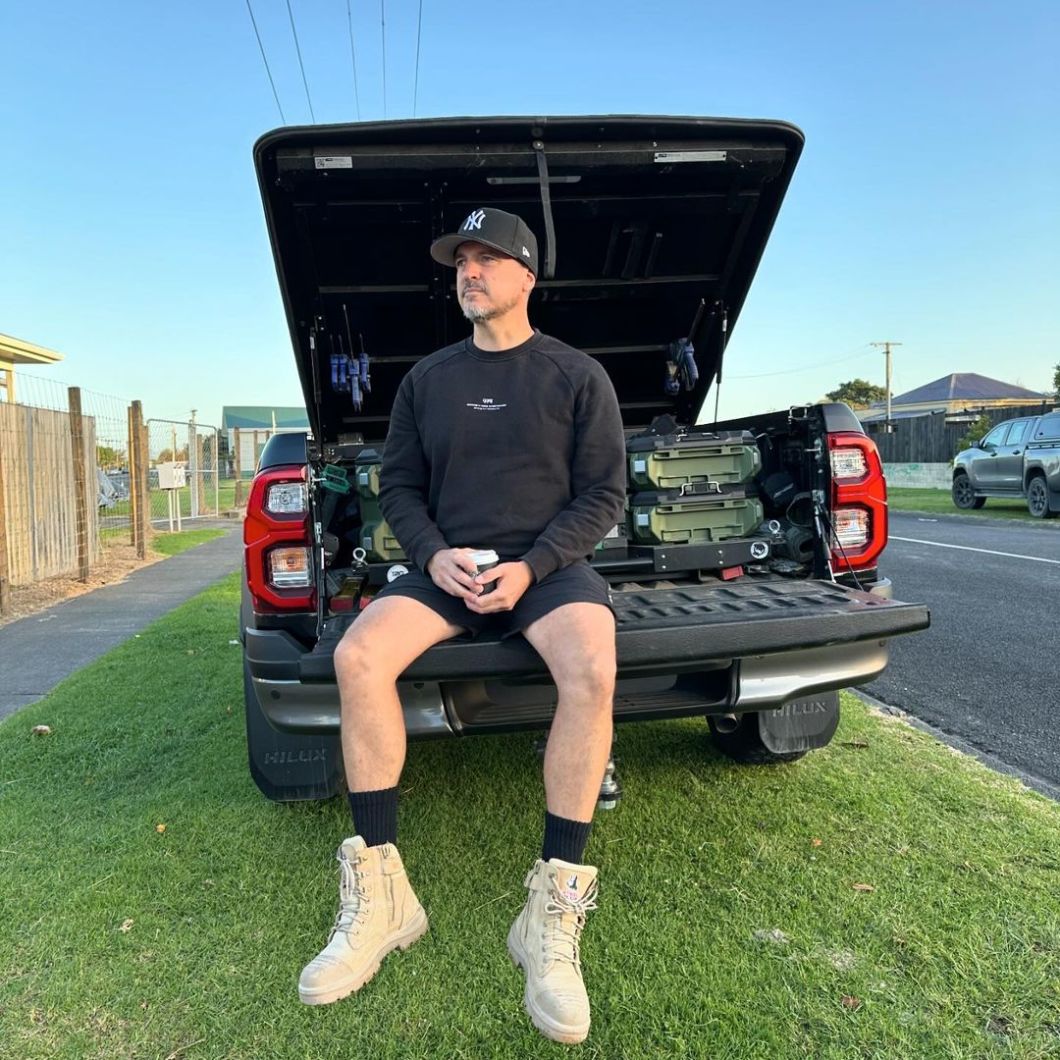 Benny @bennybuildz - Wearing Steel Blue Boots