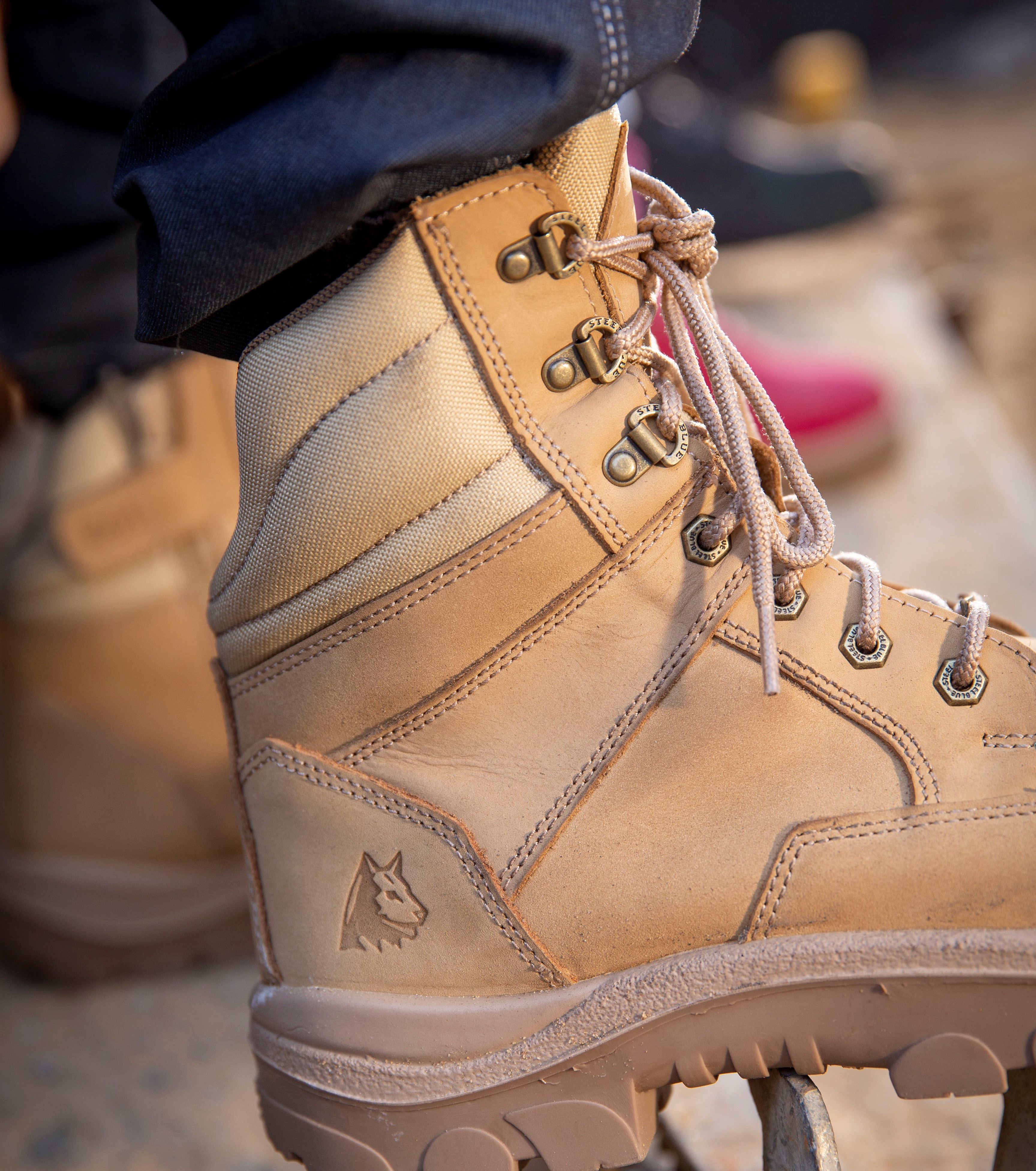 Southern Cross Zip sand work boots