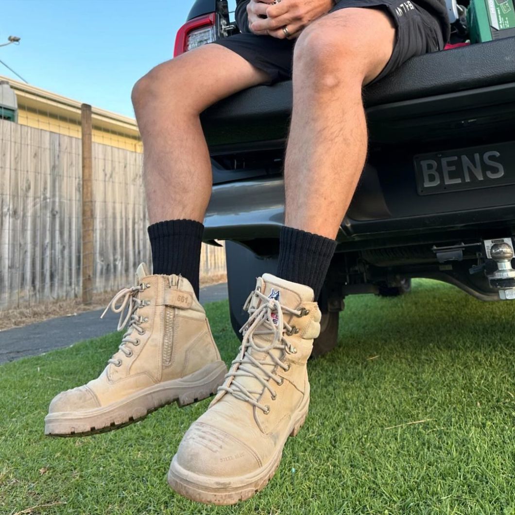 Benny @bennybuildz - Wearing Steel Blue Boots