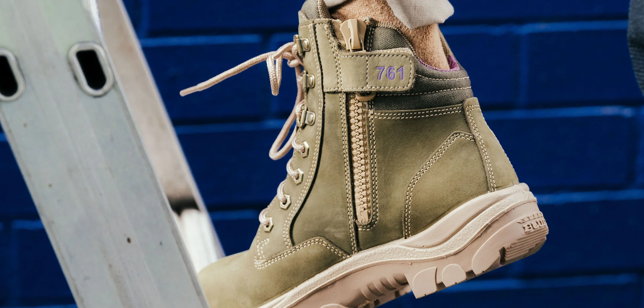 Lace Up, Zip & Other Fastenings